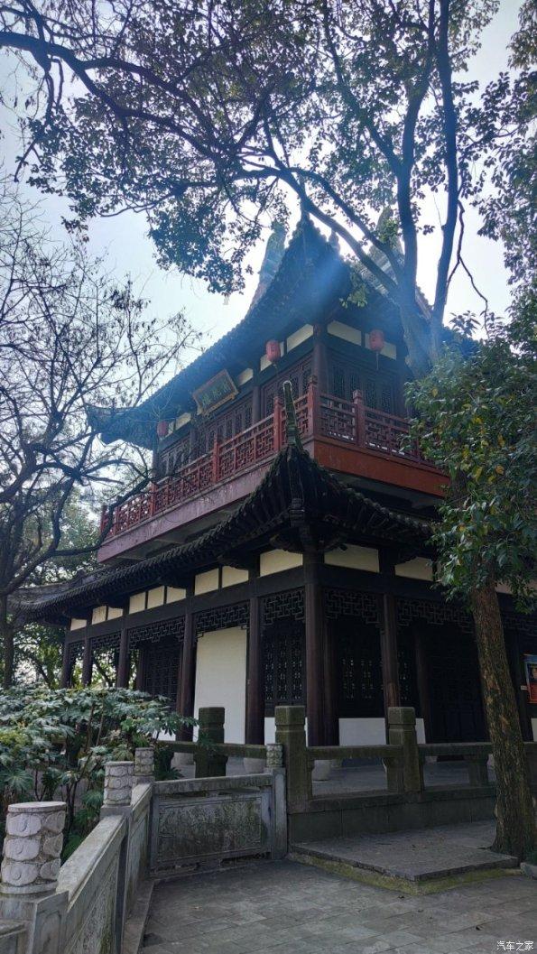 岩浆地牢